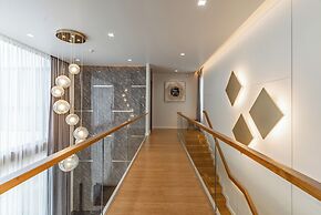 Panora Villa 8119 By Villacarte