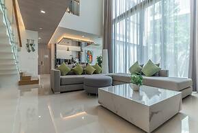 Panora Villa 8119 By Villacarte