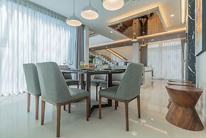 Panora Villa 8119 By Villacarte