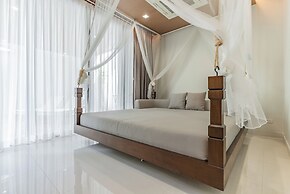 Panora Villa 8119 By Villacarte