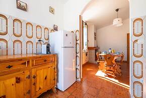 Relaxing Holiday Home 50m From Lu Bagnu Beach