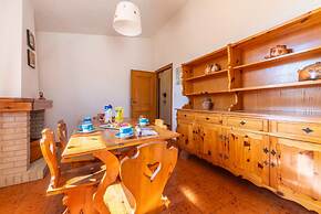 Relaxing Holiday Home 50m From Lu Bagnu Beach