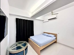 250 sq.ft Studio Apartment with Pool 3