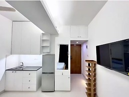 250 sq.ft Studio Apartment with Pool 3
