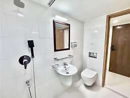 250 sq.ft Studio Apartment with Pool 3