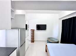 250 sq.ft Studio Apartment with Pool 3