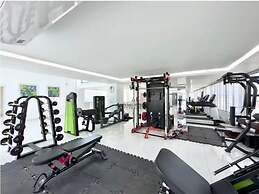 250 sq.ft Studio Apartment with Pool 3