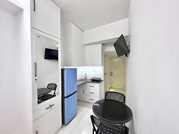 250 sq.ft Studio Apartment with Pool 3