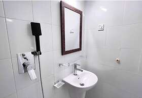 250 sq.ft Studio Apartment with Pool 3