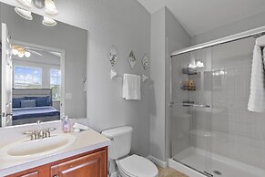 Trafalgar Resort Community Pool and Gym, Private Pool!