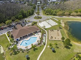 Trafalgar Resort Community Pool and Gym, Private Pool!