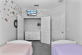 Trafalgar Resort Community Pool and Gym, Private Pool!