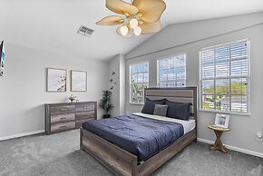 Trafalgar Resort Community Pool and Gym, Private Pool!