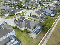 Trafalgar Resort Community Pool and Gym, Private Pool!