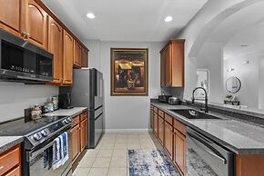 Trafalgar Resort Community Pool and Gym, Private Pool!