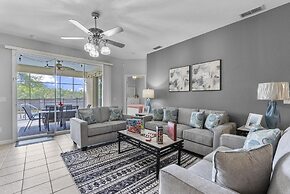 Trafalgar Resort Community Pool and Gym, Private Pool!