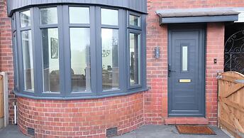 Modern House - 3 Bedrooms - 1 Bath - Mancity