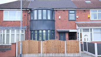 Modern House - 3 Bedrooms - 1 Bath - Mancity