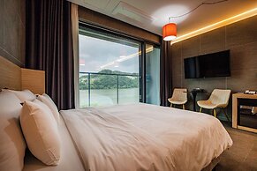 the line hotel