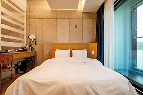 the line hotel