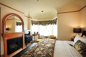 The Charles Pacific Grove - Artfully Designed Inclusive Inn