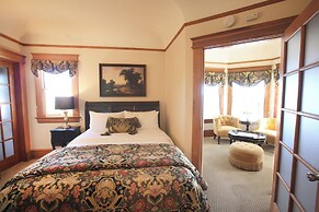 The Charles Pacific Grove - Artfully Designed Inclusive Inn