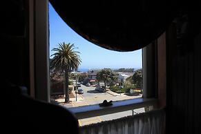 The Charles Pacific Grove - Artfully Designed Inclusive Inn