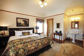 The Charles Pacific Grove - Artfully Designed Inclusive Inn