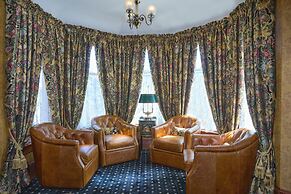 The Charles Pacific Grove - Artfully Designed Inclusive Inn