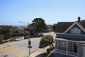 The Charles Pacific Grove - Artfully Designed Inclusive Inn