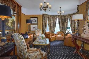 The Charles Pacific Grove - Artfully Designed Inclusive Inn