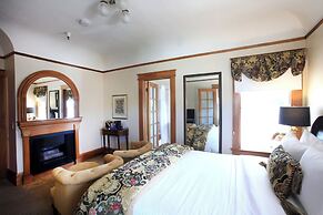 The Charles Pacific Grove - Artfully Designed Inclusive Inn
