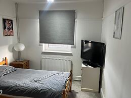 Albans Road Apartment - 4 Bedroom Luxury Stay