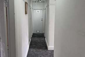 Albans Road Apartment - 4 Bedroom Luxury Stay