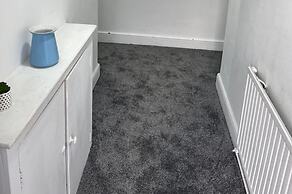 Albans Road Apartment - 4 Bedroom Luxury Stay