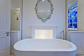 Imperial Victoria Square