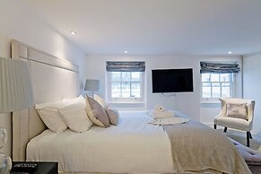 Imperial Victoria Square