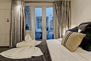 Imperial Victoria Square