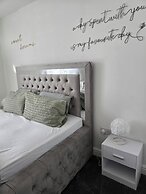 Glams Cozy City Apartment in Wolverhampton