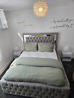 Glams Cozy City Apartment in Wolverhampton