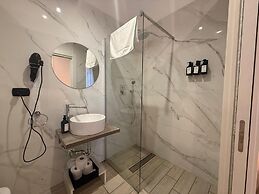 LA PIAZZA SUITE