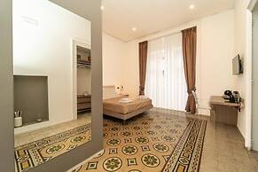 LA PIAZZA SUITE