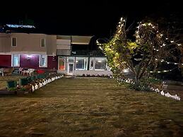 Bougainvilla Mountain Retreat