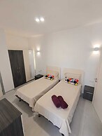 Twin Room with Laundry in Pembroke