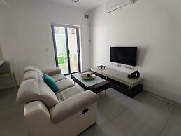 Twin Room with Laundry in Pembroke