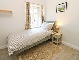 3 Railway Cottages