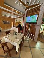 Shelton Hotel Kumrat