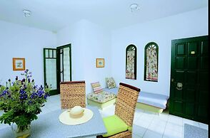 Aquarius Apartments by Checkin