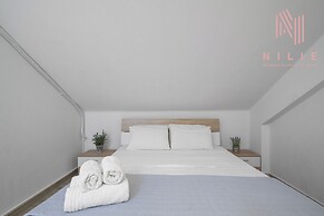 Azur Residences, Nilie Hospitality MGMT