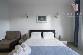 Azur Residences, Nilie Hospitality MGMT